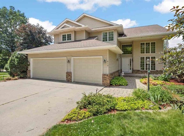 819 Elliott Ct, IowaCity, IA 52246