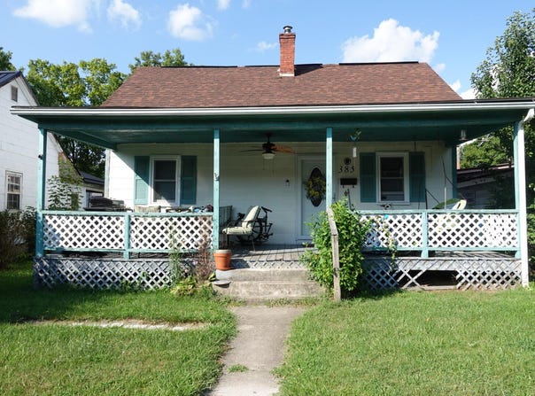 385 Mountain Ave, White Sulphur Springs, WV 24986