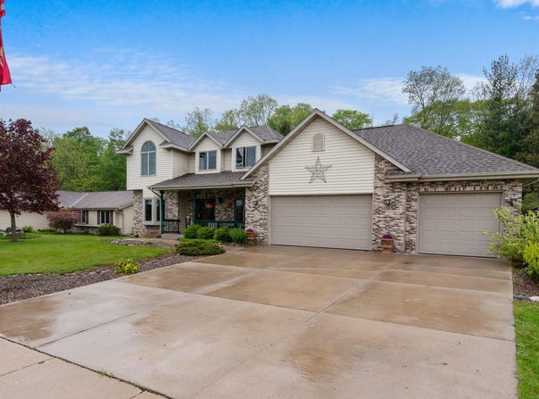 1500 Wolf Dr, West Bend, WI 53090