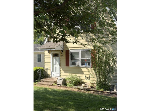 687-689 W Main Street, Branford, CT 06405