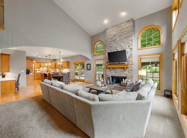 W147n9955 Emerald Ln, Germantown, WI 53022