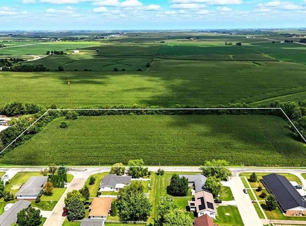 17th Street, IA 52353