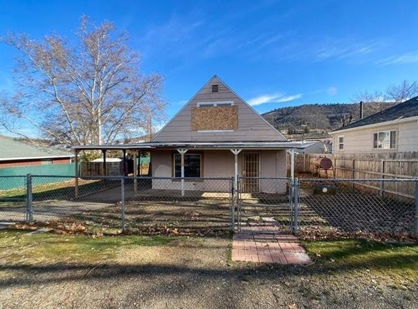 318 Herzog Boulevard, Yreka, CA 96097