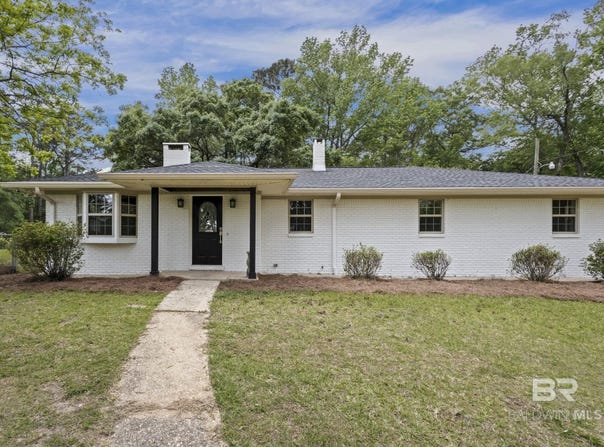 211 N Dobson Avenue, Bay Minette, AL 36507-3163