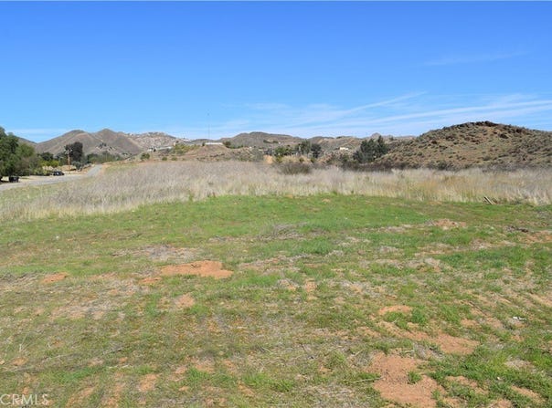 27800 Lindell Road, Lake Elsinore, CA 92532