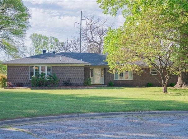 935 Florence  CIR, Mulberry, AR 72947