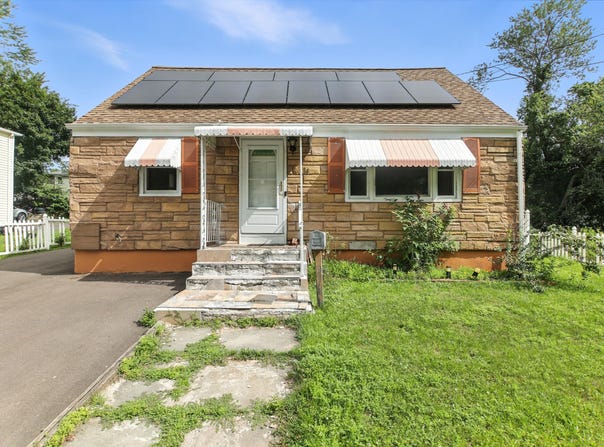 34 Gilbert Avenue, Bloomfield, CT 06002