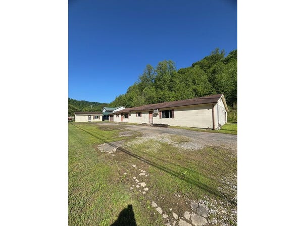 Stephens Branch, Martin, KY 41649