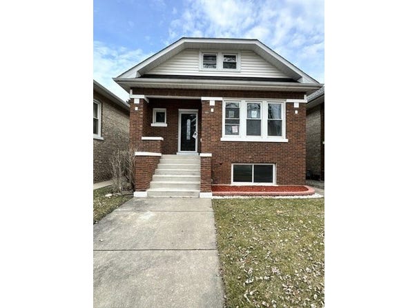 2233 Clinton Avenue, Berwyn, IL 60402