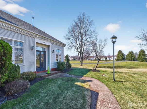 48 Winthrop Road, Monroe, NJ 08831