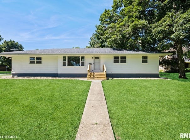 452 E ILLINI Street, Virginia, IL 62691