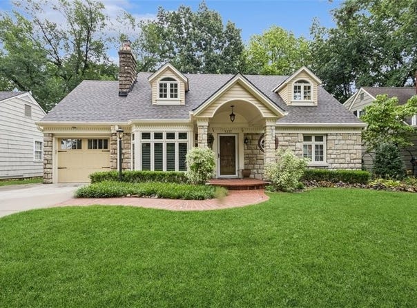 5337 Canterbury Road, Fairway, KS 66205