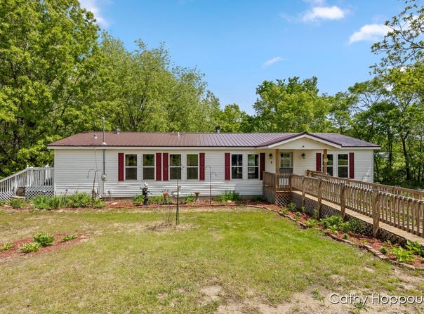 3079 E Bluewater Highway, Ionia, MI 48846