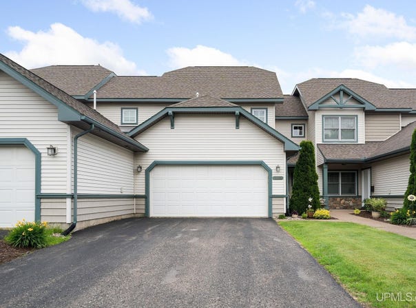 1229 Lakeshore Park, Marquette, MI 49855