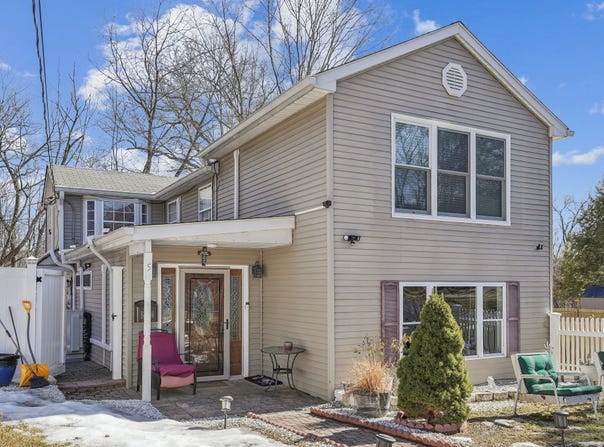 5 Lark Street, Washingtonville, NY 10992