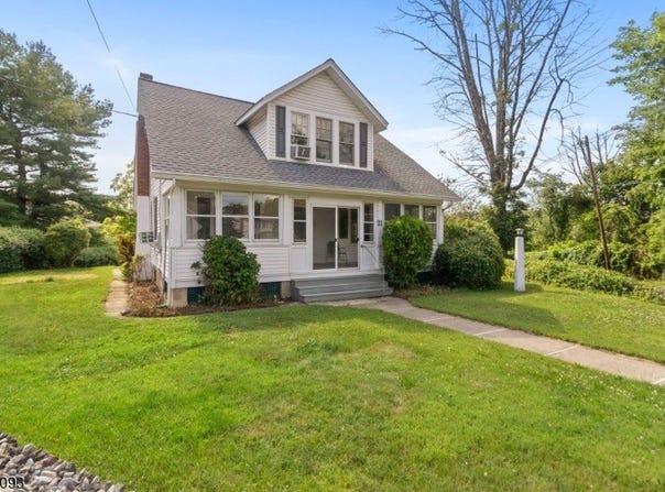 21 Green St, Oxford Twp., NJ 07863-3262