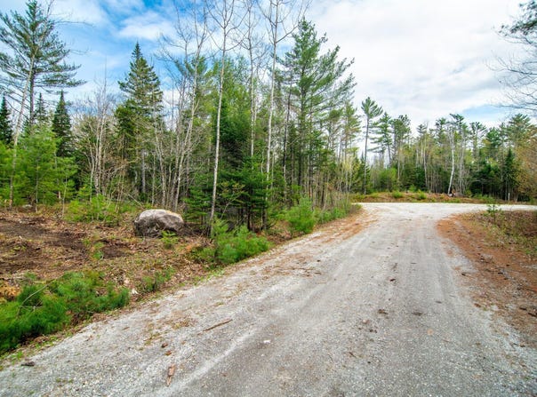4 Forest Drive, Albany Twp, ME 04217