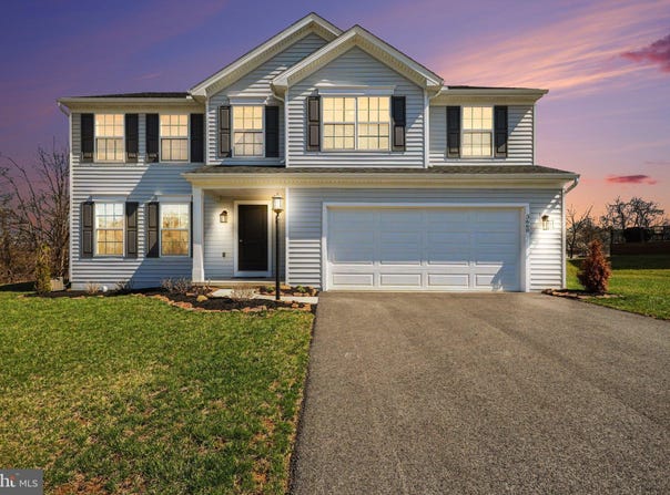 3660 PEBBLE RUN Drive, DOVER, PA 17315