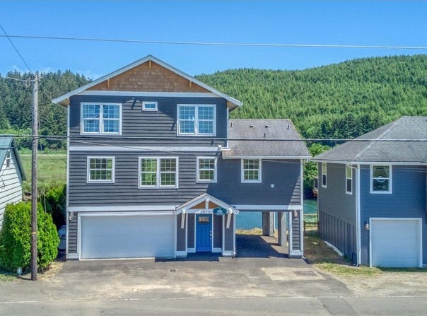 33897 RESORT DR, Cloverdale, OR 97112