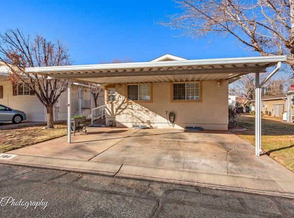 180 N 1100 E, Washington, UT 84780