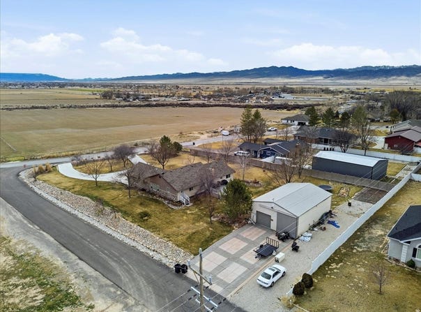 395 E 300 S, Gunnison, UT 84634