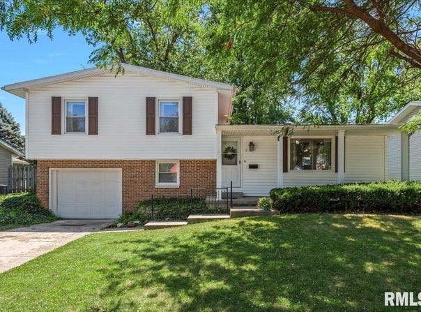 3 SOMMERSET Drive, Jacksonville, IL 62650