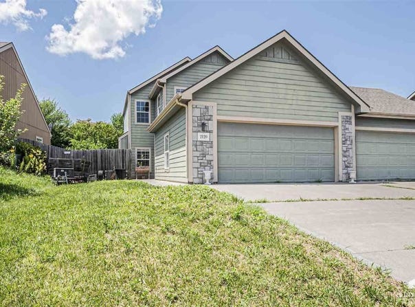 2120 Brooke Bend, Junction City, KS 66441