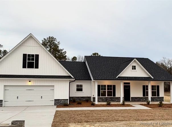 395 Zeppelin Lane, Raeford, NC 28376