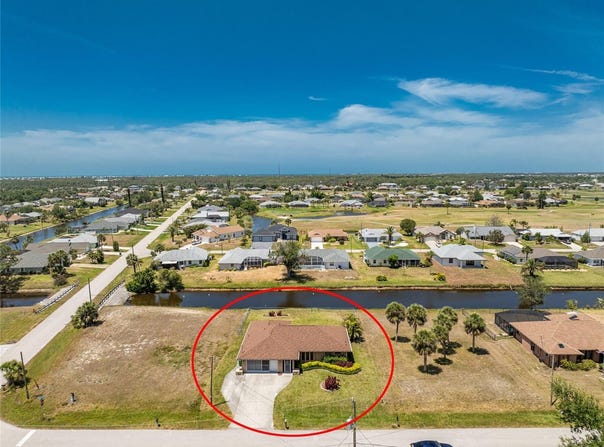 39 BUNKER PLACE, ROTONDA WEST, FL 33947