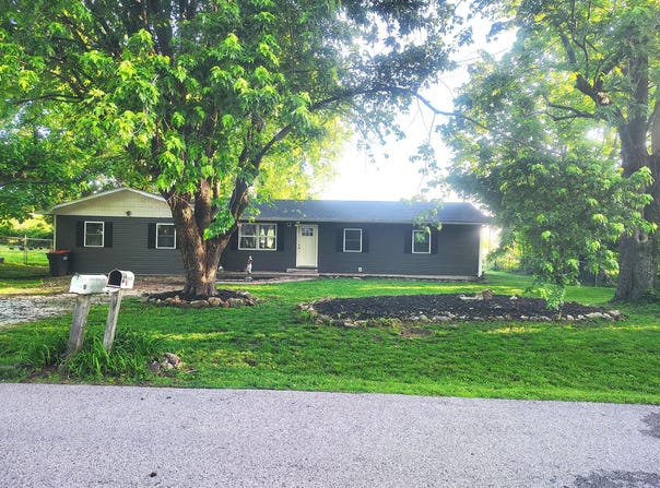 125 E Chrysler Avenue, Clever, MO 65631