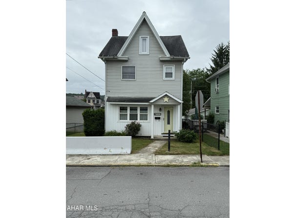 505 Oak Street, Tyrone, PA 16686
