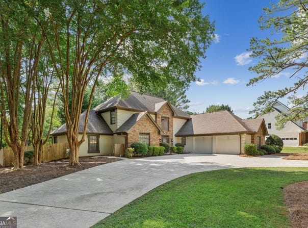 5380 Bannergate DR, Johns Creek, GA 30022