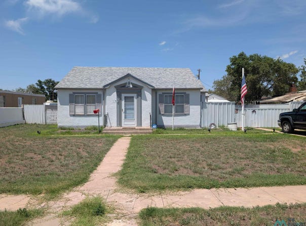 912 W 14th Street, Portales, NM 88130