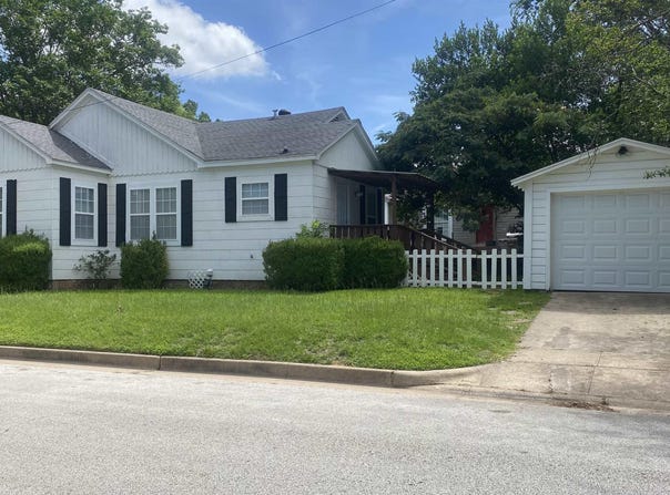 908 W Sixth St., Tyler, TX 75701