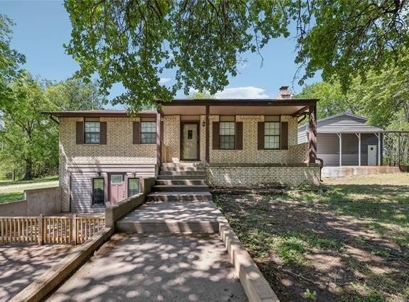 302 S Hwy 82, Locust Grove, OK 74352