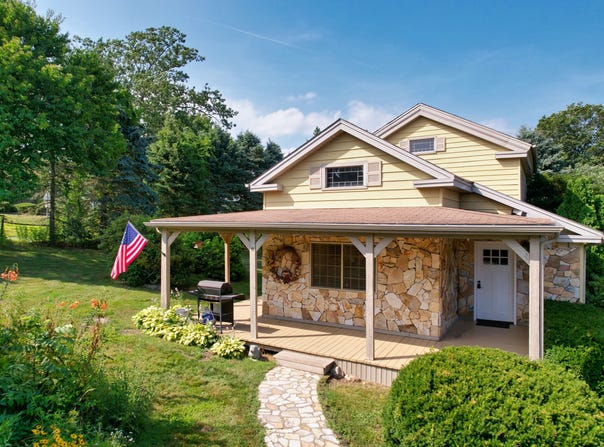 21 Church Street, Prospect, CT 06712