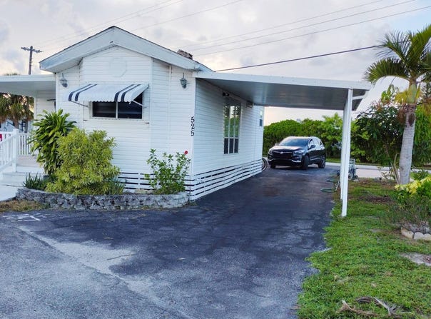 525 NE 46th Ct, Pompano Beach, FL 33064