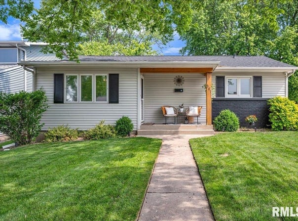 301 DEVONSHIRE Road, Washington, IL 61571