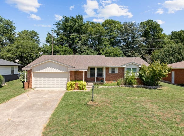 1902 E. 11th Street, Ada, OK 74820