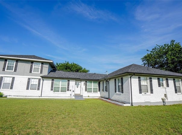 2026 S Hampton Road, Glenn Heights, TX 75154