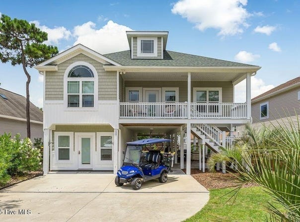 129 NE 15th Street, Oak Island, NC 28465