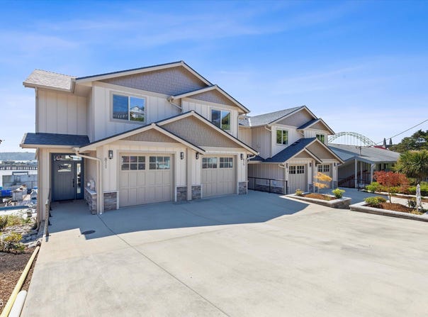 811 SW 13th Street, Newport, OR 97365