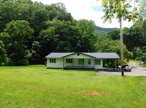 14 Day Hollow Road, Bledsoe, KY 40810