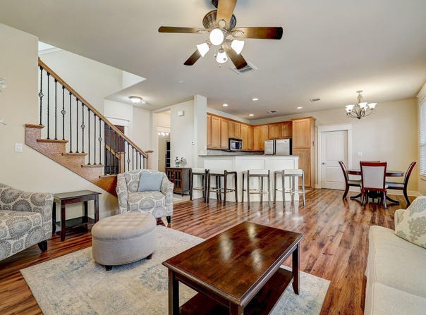 6909 Trimaran CV, Jonestown, TX 78645