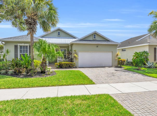 10491 SW Katrina Way, Port Saint Lucie, FL 34987