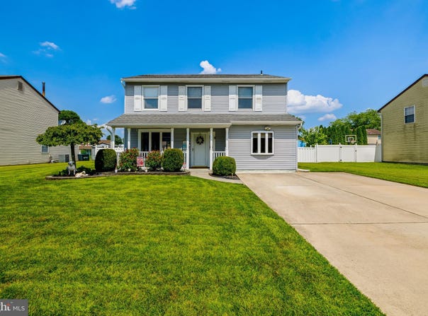 14 FRASER ROAD, BLACKWOOD, NJ 08012