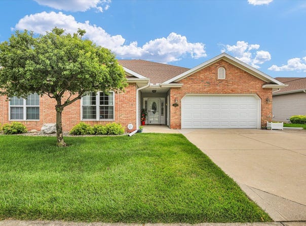 1817 E Prairie Winds Circle, Urbana, IL 61802