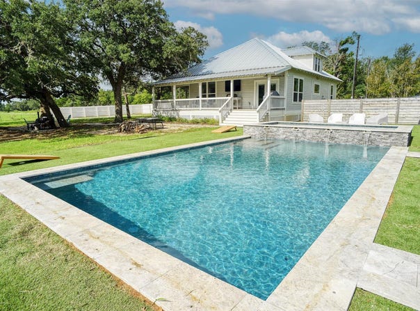 141 Grassyville RD, Paige, TX 78659