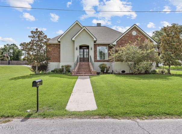 302 N Geoffroy Street, Erath, LA 70533