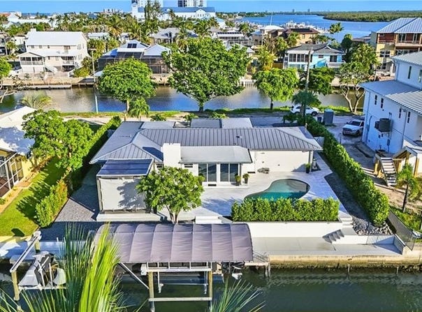 5 Glenview Manor, FORT MYERS BEACH, FL 33931